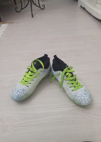 35 Beden Yılan Desenli Beyaz Erkek Çocuk Spor Ayakkabı