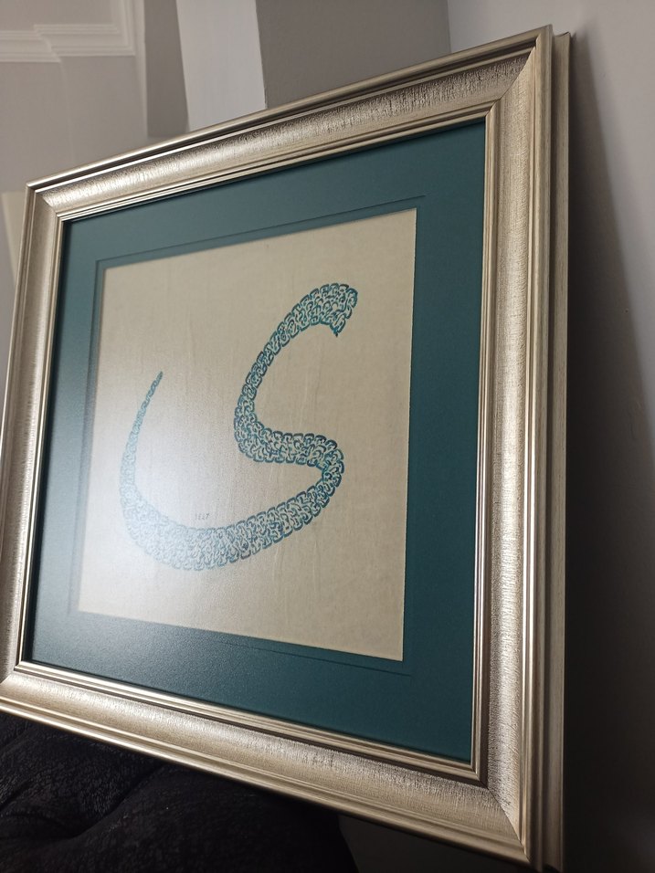 Turkuaz renk mürekkep ile Rika hattı harf ile doldurulmuş Y harf - Görsel 5