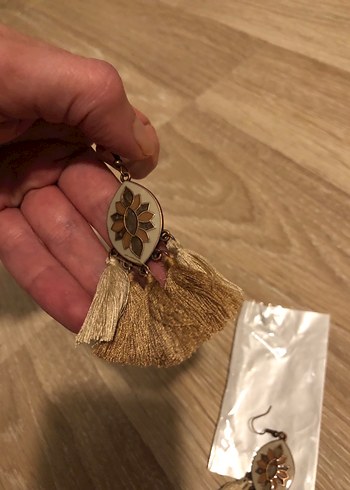 Diğer Bej Nakışlı Bohem Püsküllü Küpe