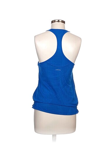 s Beden Adidas T-shirt %70 İndirimli.