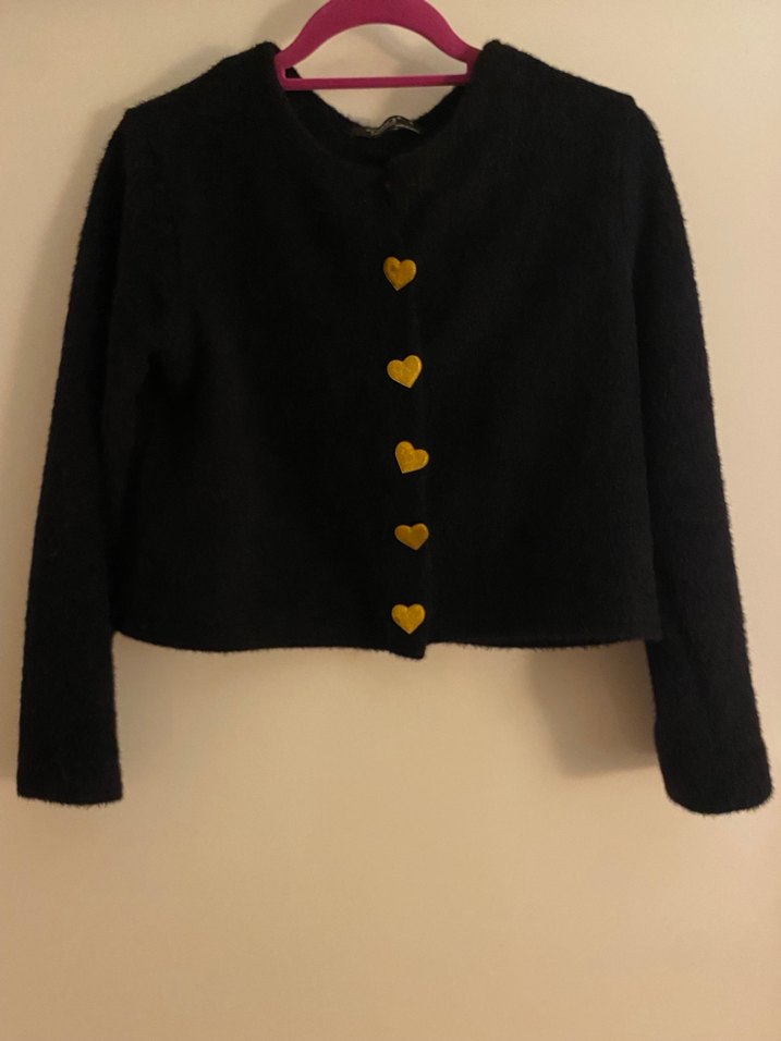 Siyah kalpli düğmeli yumuşak hırka - Görsel 3