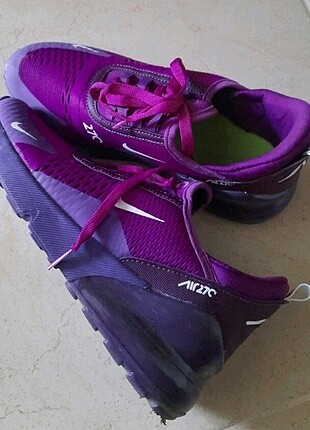 Nike 270 