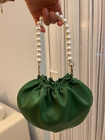 Zara Yeşil saten inci saplı oval çanta