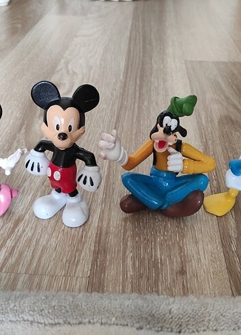  Mickey mouse ve arkadaşları