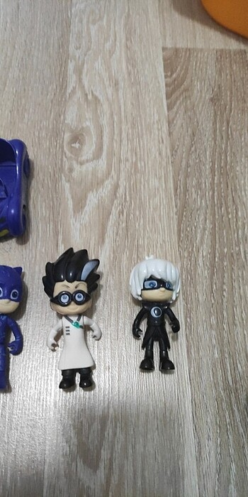  Beden Renk 10 pjmaskeli ve 4 arabası 