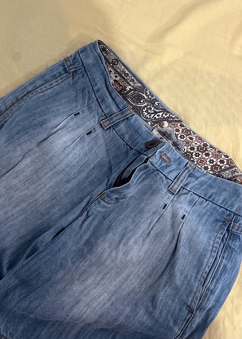 Düğmeli Mavi Denim Midi Şort - Görsel 4