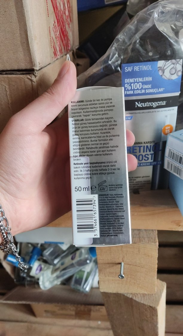 Neutrogena Retinol Boost Gündüz Kremi SPF 15 - Görsel 2