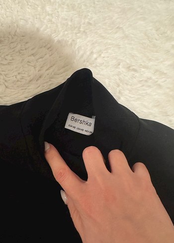 Kadın Siyah Yüksek Yakalı Crop Top - Görsel 3