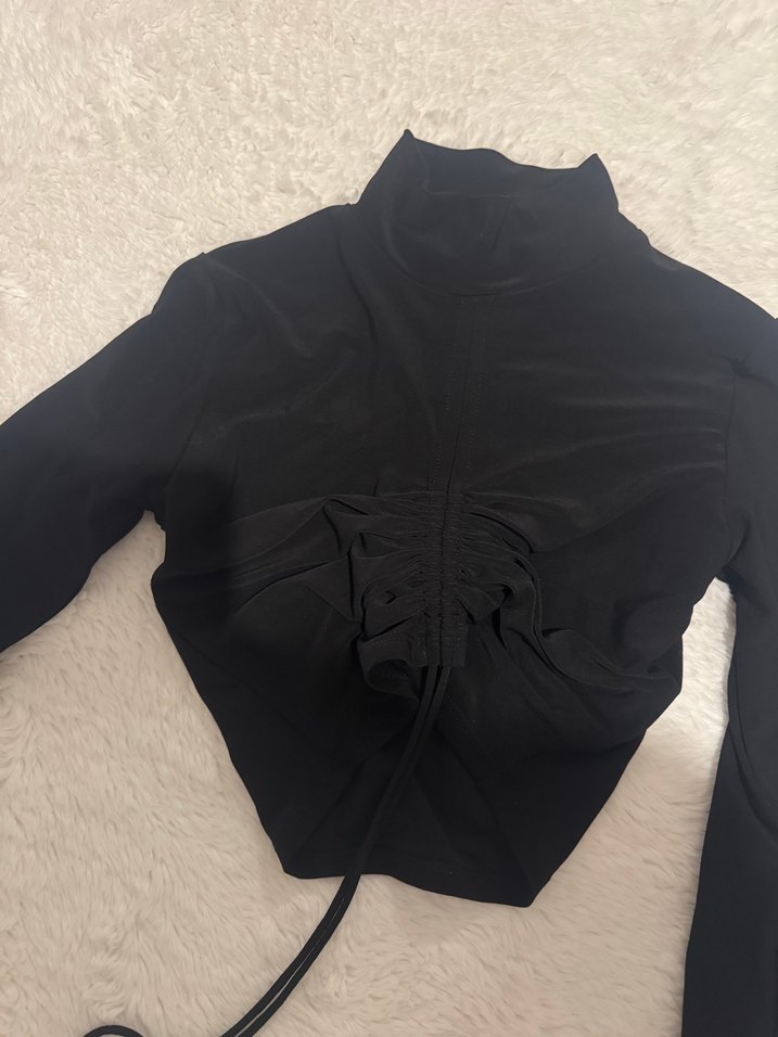 Kadın Siyah Yüksek Yakalı Crop Top - Görsel 2