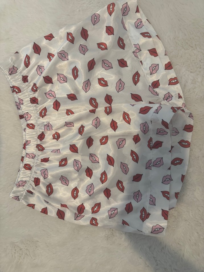 Düğmeli Beyaz Mini Desenli Kadın pijama - Görsel 4