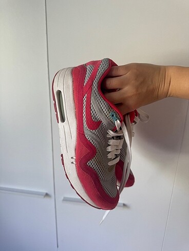 35,5 Beden nike airmax kırmızı