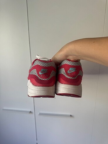 35,5 Beden kırmızı Renk nike airmax kırmızı