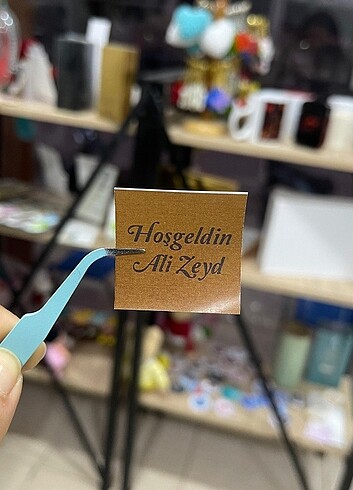 Yenidogan çikolata etiketi 3,5x3,5 cm 70 adet