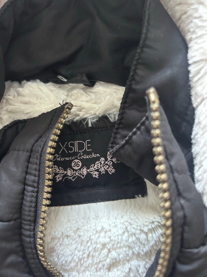 Kapüşonlu Siyah Kadın Yelek - Görsel 2