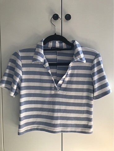 Ambar marka yakalı crop bluz