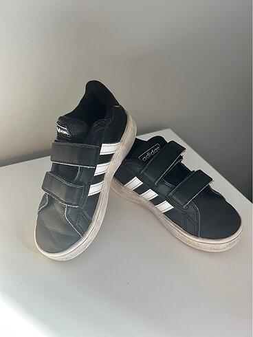 25 Beden siyah Renk Orjinal Adidas 25 numara ayakkabı siyah