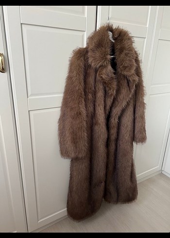 Kadın Kahverengi Uzun Kürk Detaylı Mont - Görsel 2