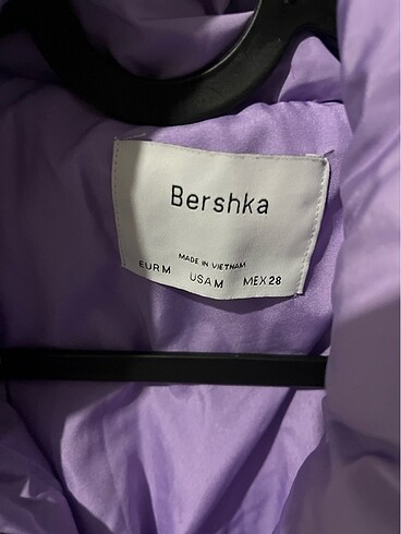 Bershka Lila mont