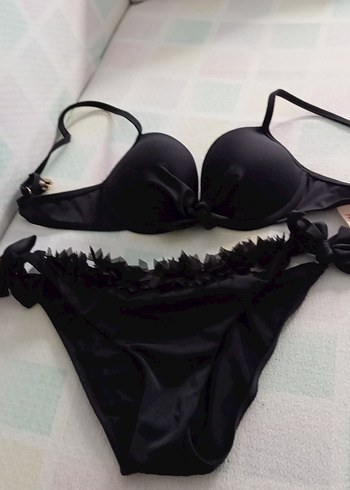 Fırfırlı Siyah Gotik Bikini Takımı iade yok
