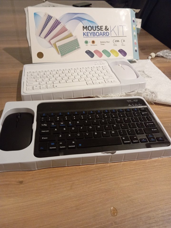 Koyu Renkli Beyaz Kablosuz Klavye ve Mouse Seti - Görsel 2