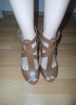 rahat topuklu sandalet stradivarius