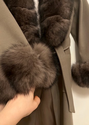 Kahverengi Uzun Kürklü Kadın Kaban - Görsel 3