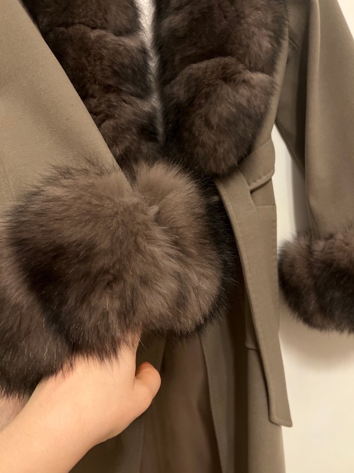 Kahverengi Uzun Kürklü Kadın Kaban - Görsel 3