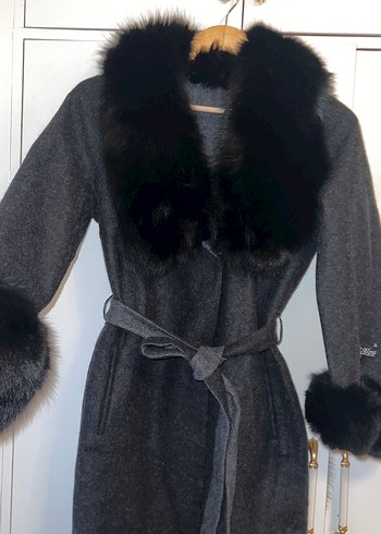 Kürk Detaylı Siyah Kaban - Görsel 3