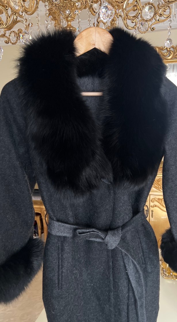 Kürk Detaylı Siyah Kaban - Görsel 4