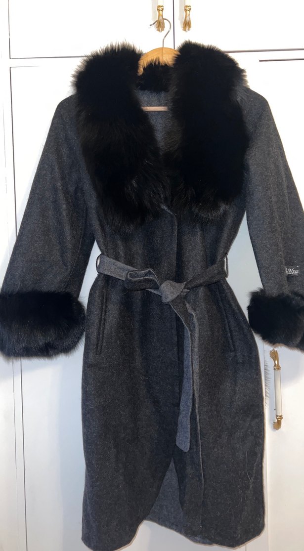 Kürk Detaylı Siyah Kaban - Görsel 2