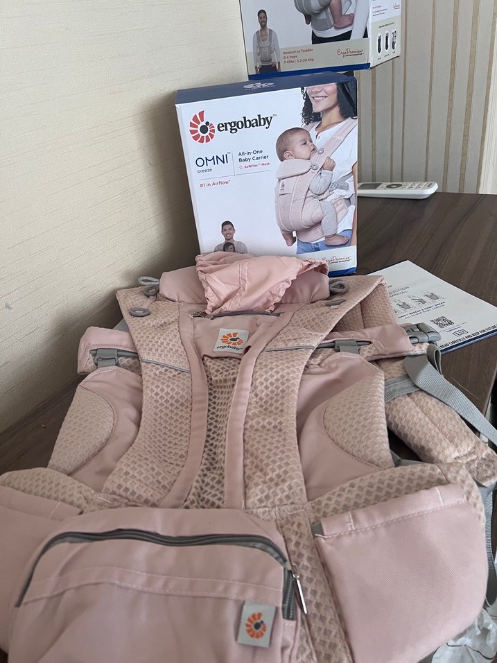 Ergobaby Omni breze Bebek Kanguru Pembe - Görsel 2