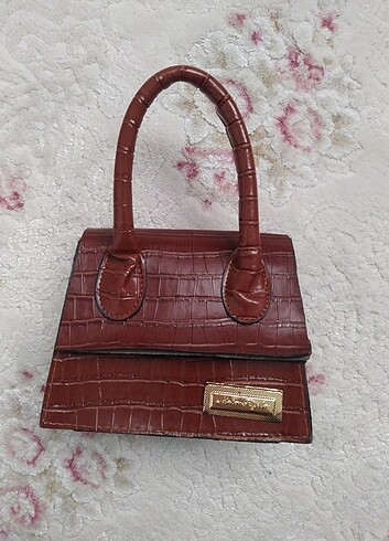 Kahve rengi mini çanta