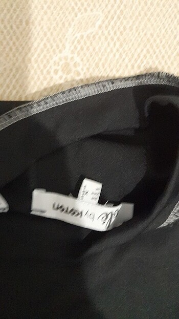 Koton gotik asimetrik kesim bluz. - Görsel 4