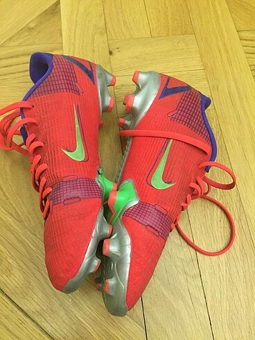 33 Beden Nike mercurial superfly 8 çivili krampon