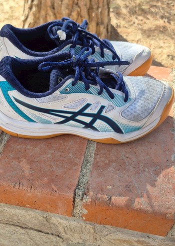 Asics ürünü