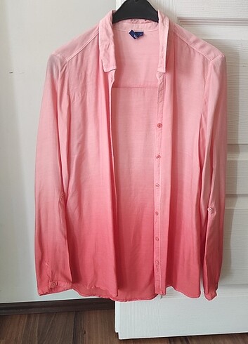 Pembe gömlek 