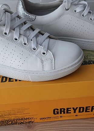 Beyaz greyder 