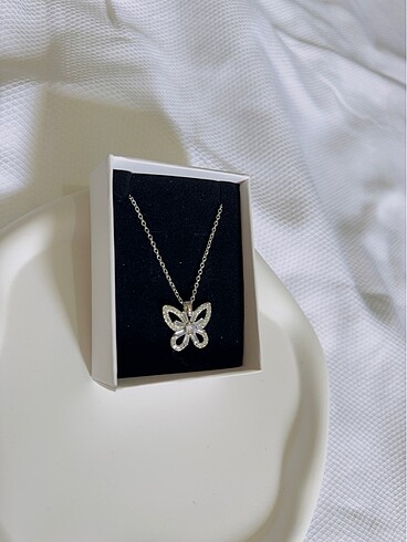 swarovski Kelebek Kolye