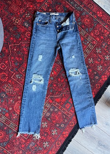 Levis Yikik Detayli Mavi Denim Jean