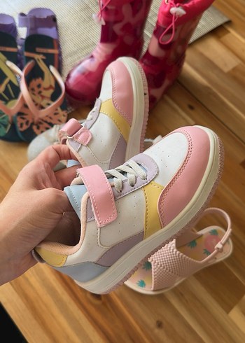 Kızlar için karışık ayakkabı, terlik, yağmur çizmesi, sneaker - Görsel 5