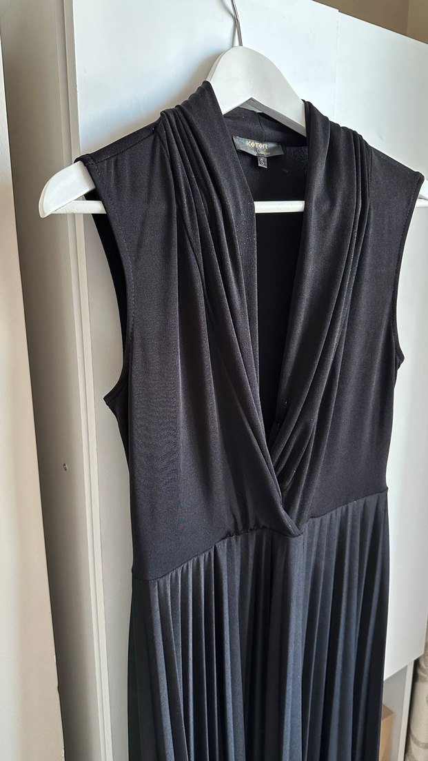 Koton Party Wear V Yaka Pileli Siyah Abiye Elbise - Görsel 3