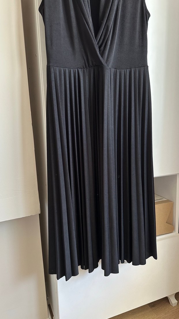 Koton Party Wear V Yaka Pileli Siyah Abiye Elbise - Görsel 2