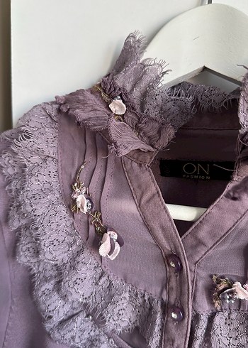 Dantel Detaylı Lila Renk Şık Bluz  - Görsel 5