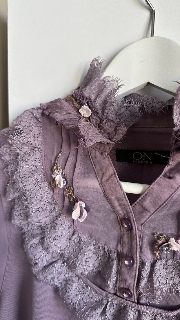 Dantel Detaylı Lila Renk Şık Bluz  - Görsel 5