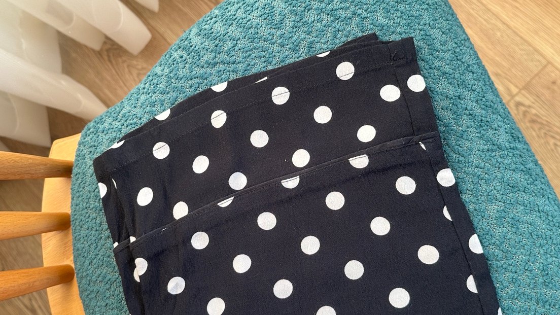 Mango Lacivert Puantiyeli cepli pantolon - Görsel 3