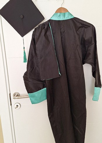 İstanbul üniversitesi edebiyat fakültesi Mezuniyet cübbesi - Görsel 3