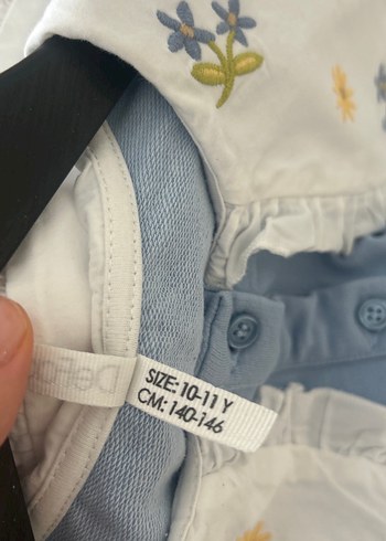 Nakışlı Yakalı Mavi Kız Bluzu - Görsel 5