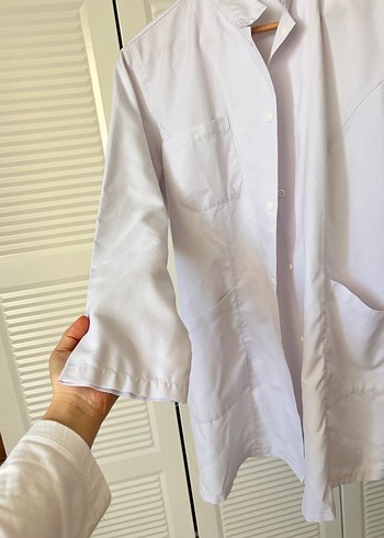 Düğmeli Beyaz Öğretmen veya doktor önliği - Görsel 2