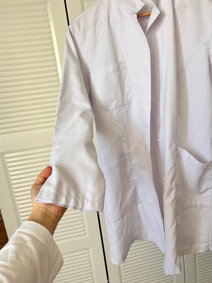 Düğmeli Beyaz Öğretmen veya doktor önliği - Görsel 2