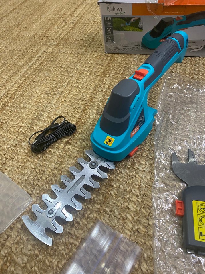 Ayarlanabilir Saplı Mavi Çit Budama Makinesi - Görsel 3